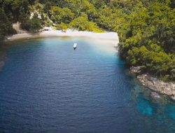 Pantai Naku Ambon , Pesona Salah Satu Pantai Terindah di Maluku